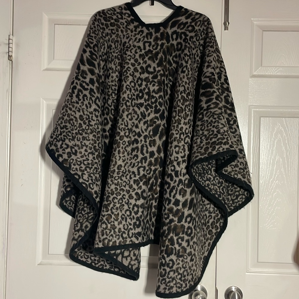 Mix it leorpard cape
